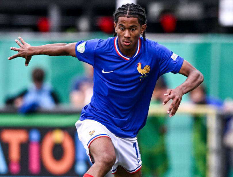 恩里克尝试大胆轮换,巴黎险遭斯特拉斯堡翻盘,19岁天才拯救尊严