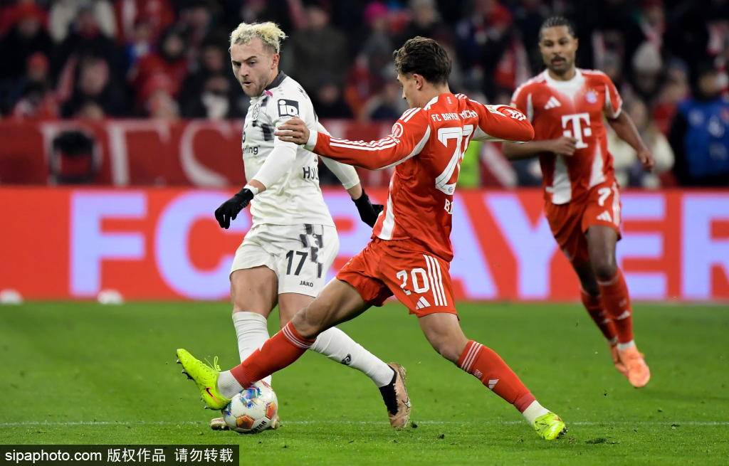 拜仁边锋双雄：奥利塞与迪亚斯的完美结合重塑德甲格局